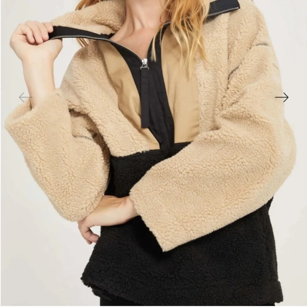 Something Navy Two-Tone Sherpa Pullover Jacket in Beige and Black - Picture 2 of 12
